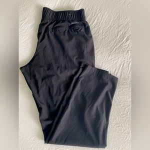 Women’s Eddie Bauer black workout pants size medium.